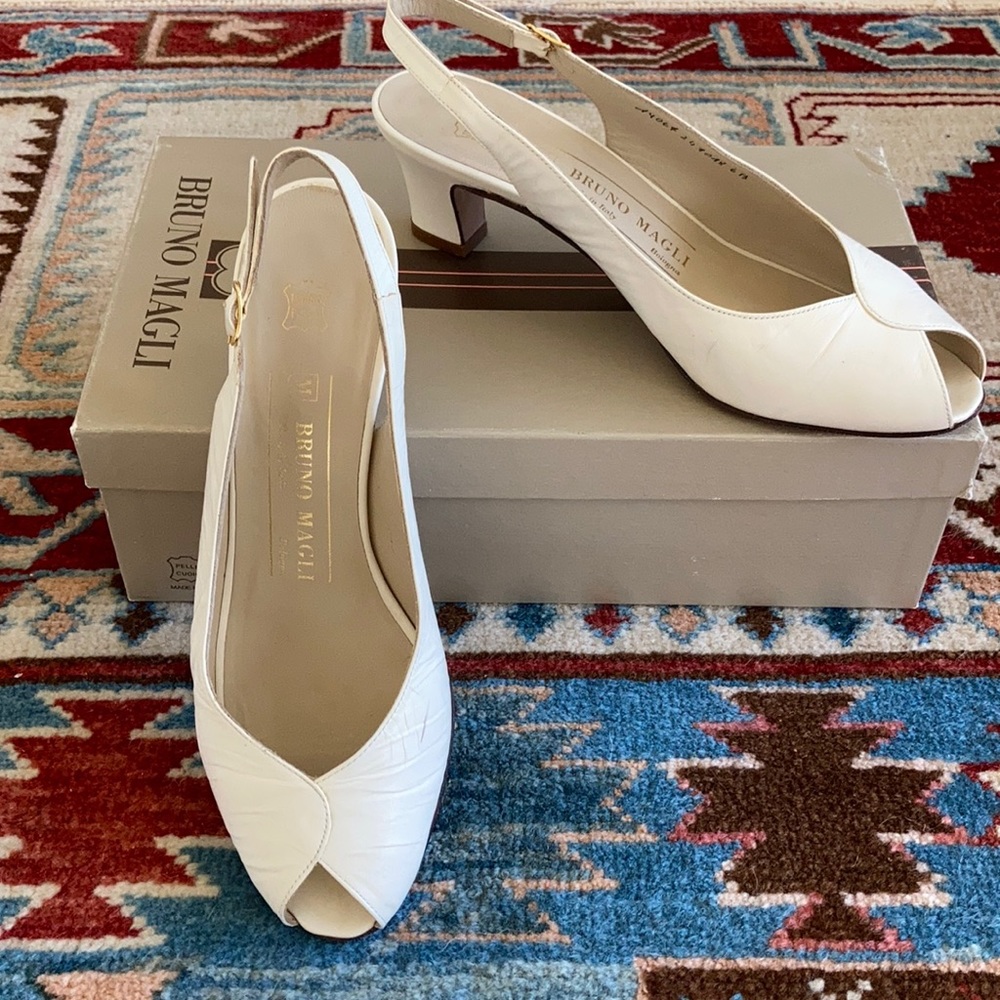Vintage Bruno Magli Ivory Slingbacks